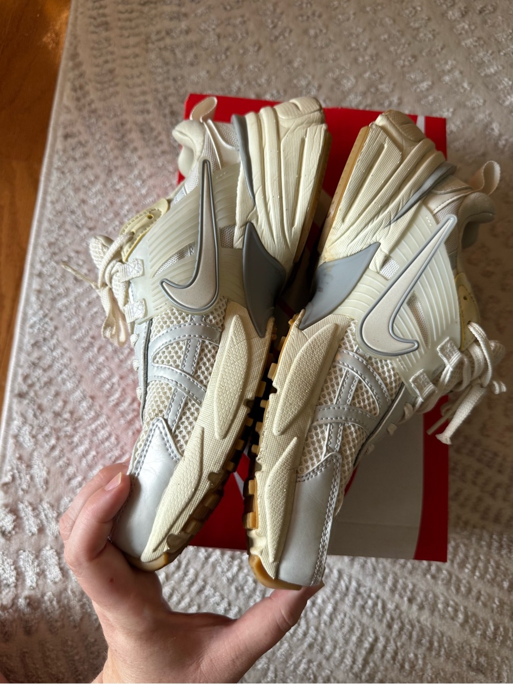 Nike V2K Run in Cream - Picture 7 of 7